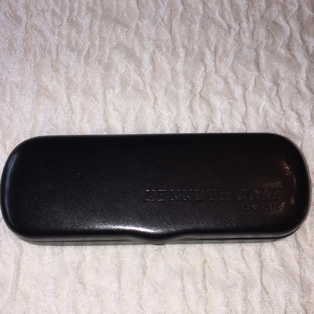 EUC Kenneth Cole Eyeglass Hard Case Black